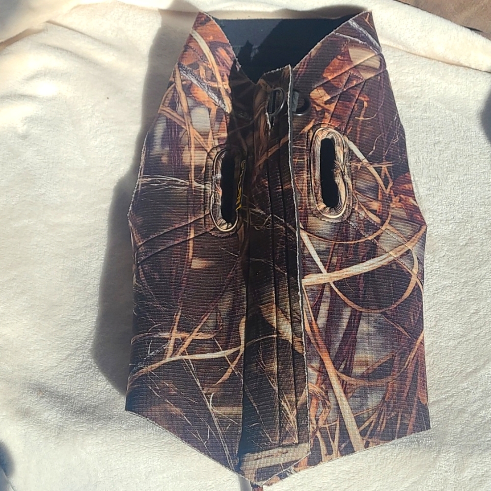 Dog camo hunting vest neoprene size M GUC